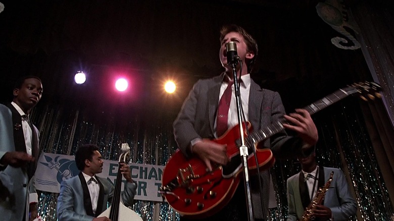 Marty McFly déchiquete un solo de guitare dans Back to the Future