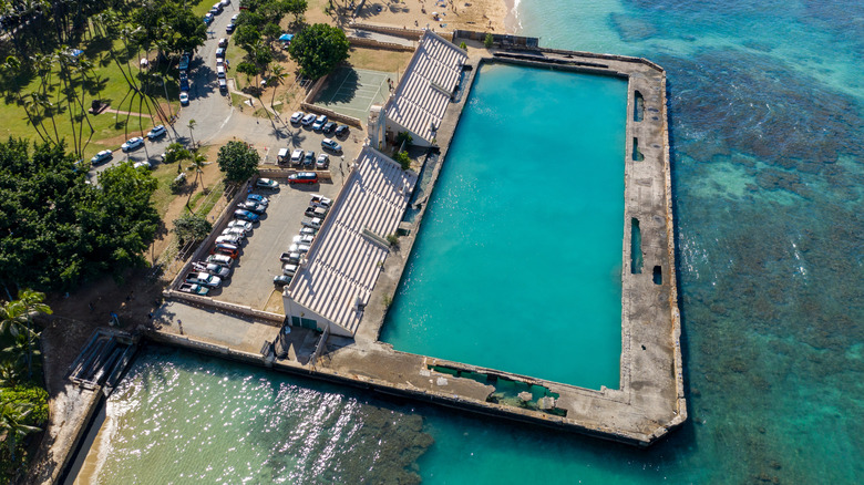 Vue aérienne de Waikiki Natatorium War Memorial