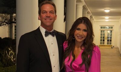 Des choses principalement étranges sur le mariage de Kristi Noem