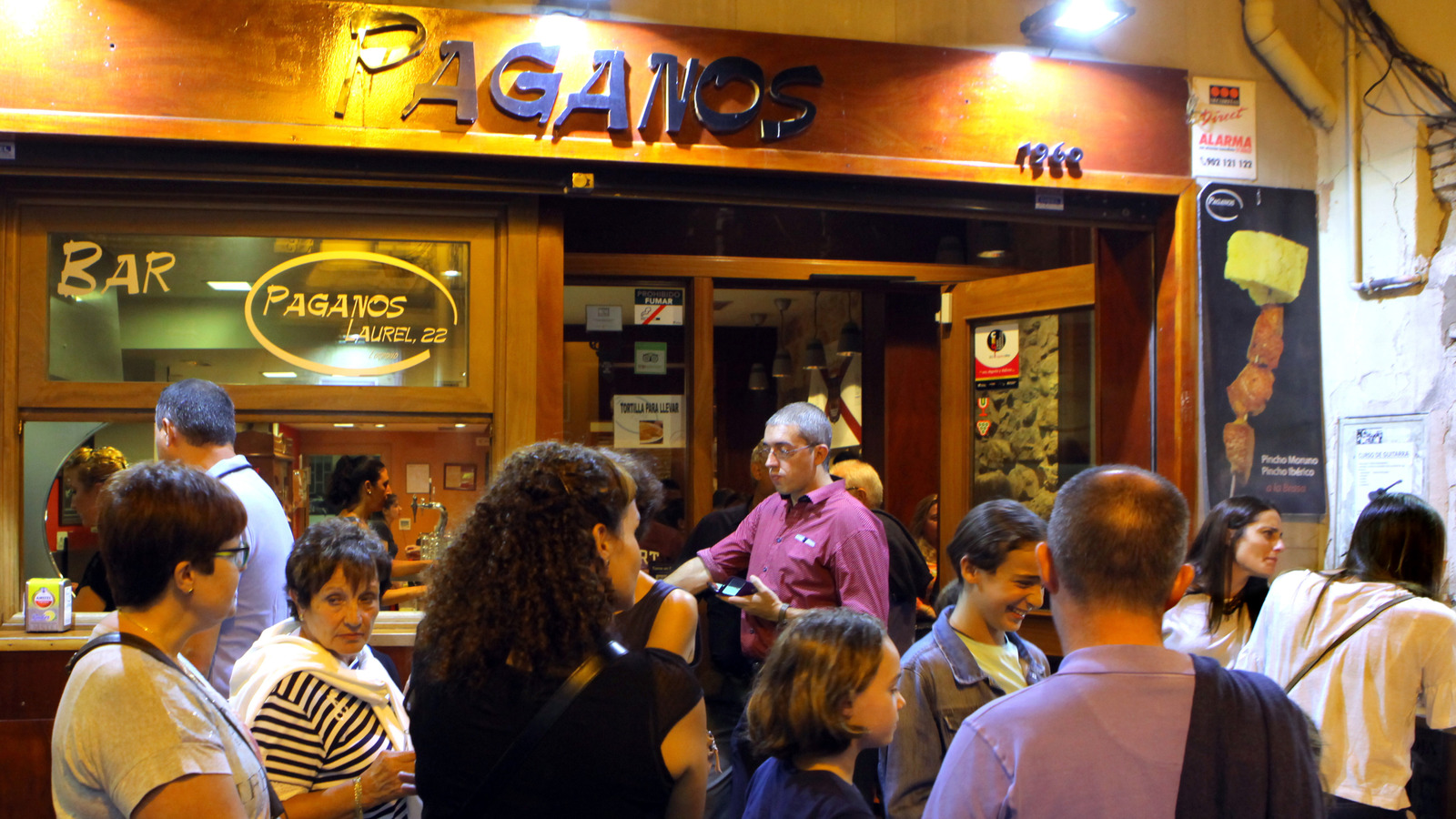 Pourquoi les touristes devraient `` devenir mobiles '' pour le dîner dans la ville de Madrid, par Rick Steves