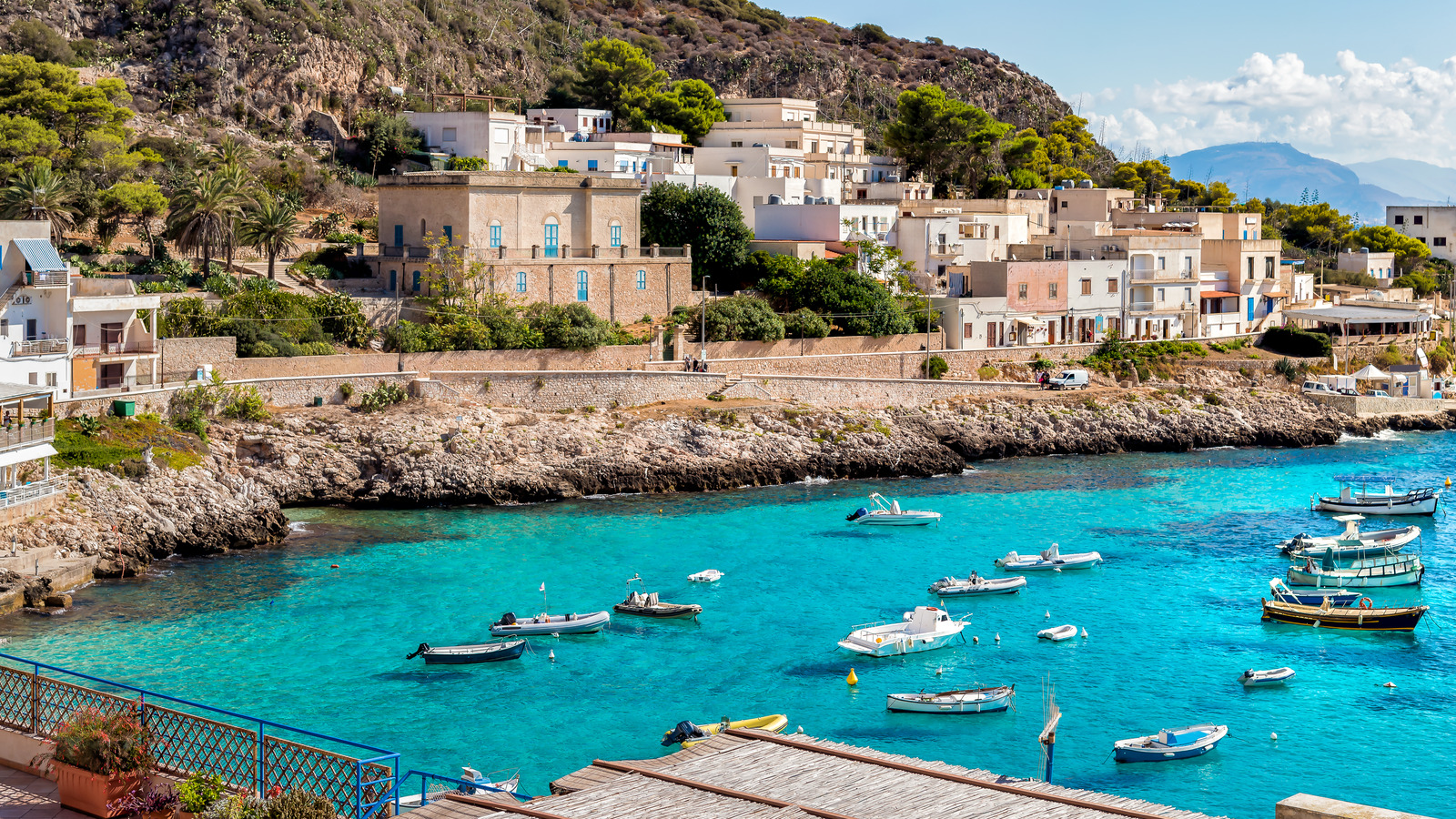 Les îles moins encombrées d'Italie offrent une retraite calme et magnifique avec des paysages uniques