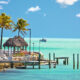Une escapade pittoresque dans les Florida Keys a de magnifiques plages et récifs pour faire de la plongée en apnée