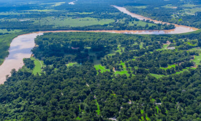 Un parc d'État du Texas moins connu propose un camping en bord de rivière calme à une heure à l'extérieur de Houston