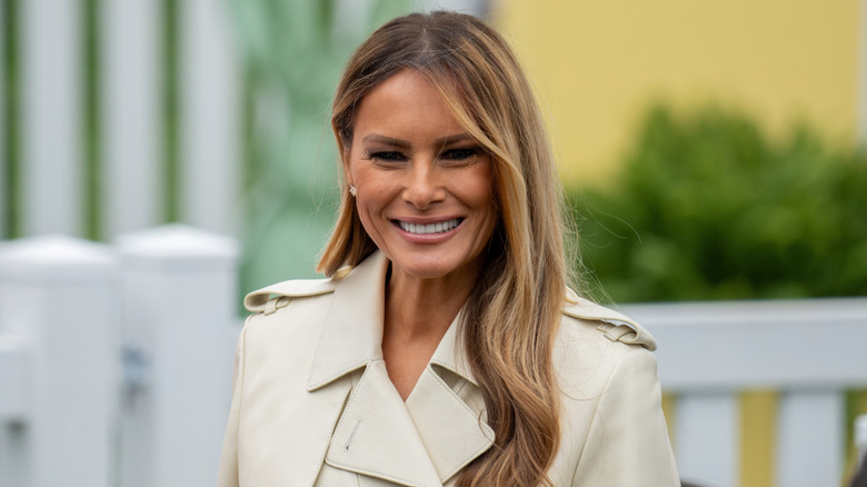 Melania Trump avec une éruption lisse
