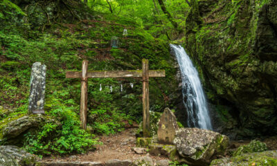 Cette montagne pittoresque est une excursion d'une journée de Tokyo avec de magnifiques randonnées et paysages naturels