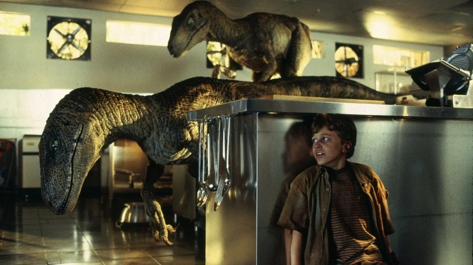 Stranger Things Season 5 va officiellement les années 90 avec un grand riff de jurassic Park