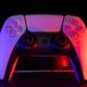 Pourquoi votre contrôleur PS5 clignote du bleu (et comment le réparer)