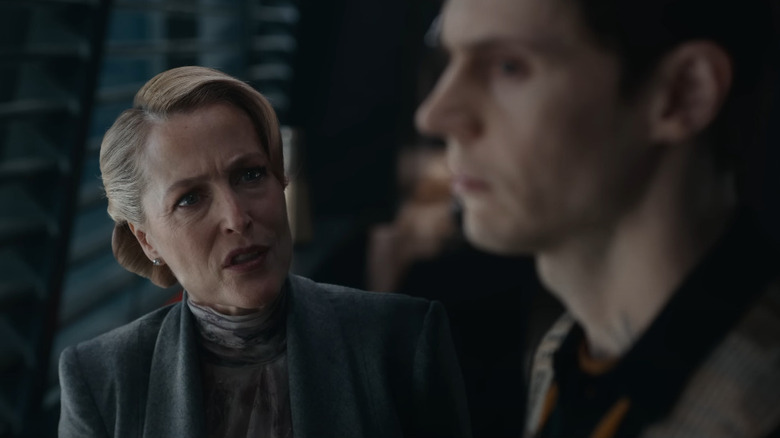 Gillian Anderson comme Elisabeth Dillinger et Evan Peters comme Julian Dillinger à Tron: Ares