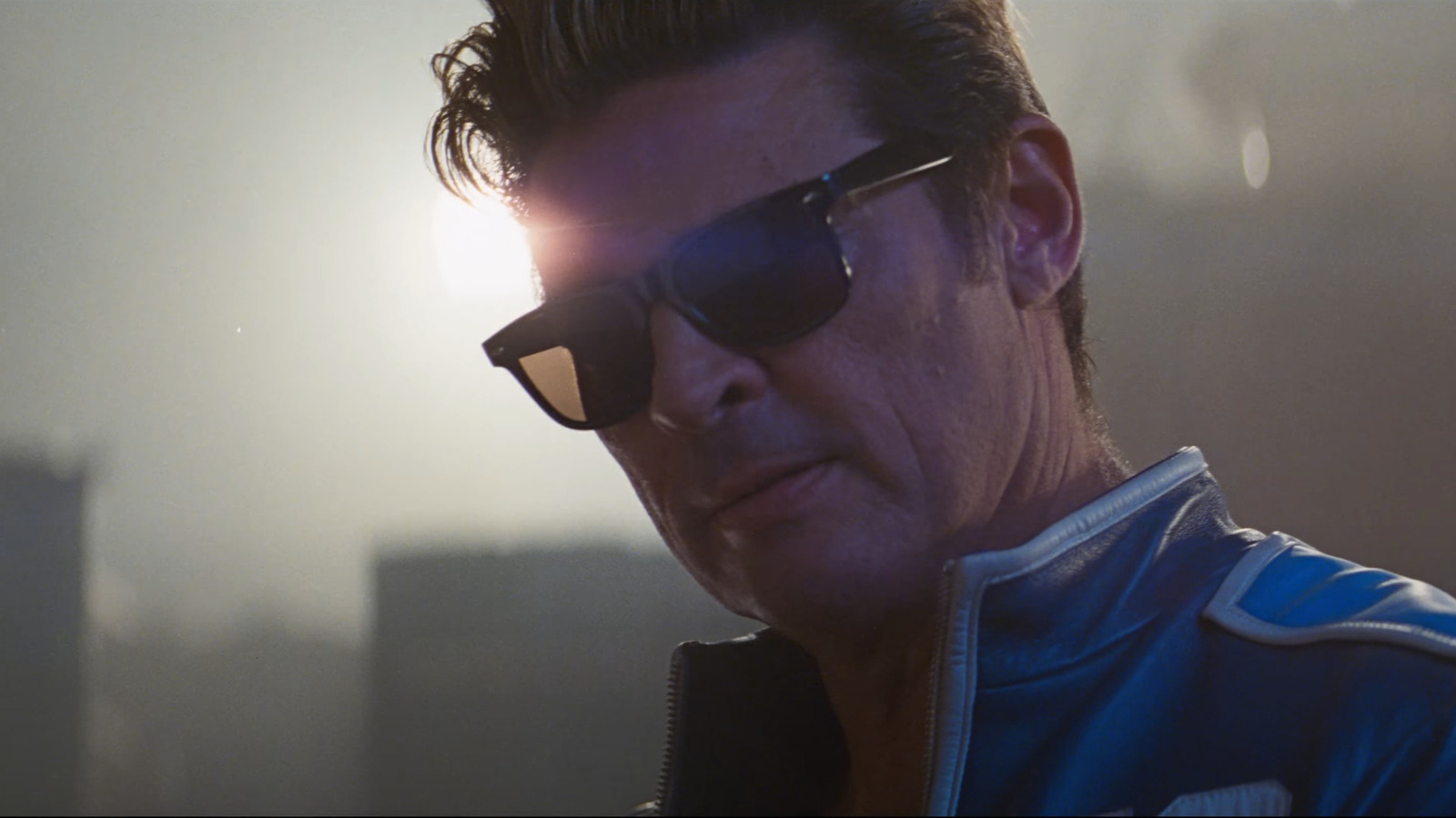 Johnny Cage de Karl Urban arrive dans la première bande-annonce de Mortal Kombat 2