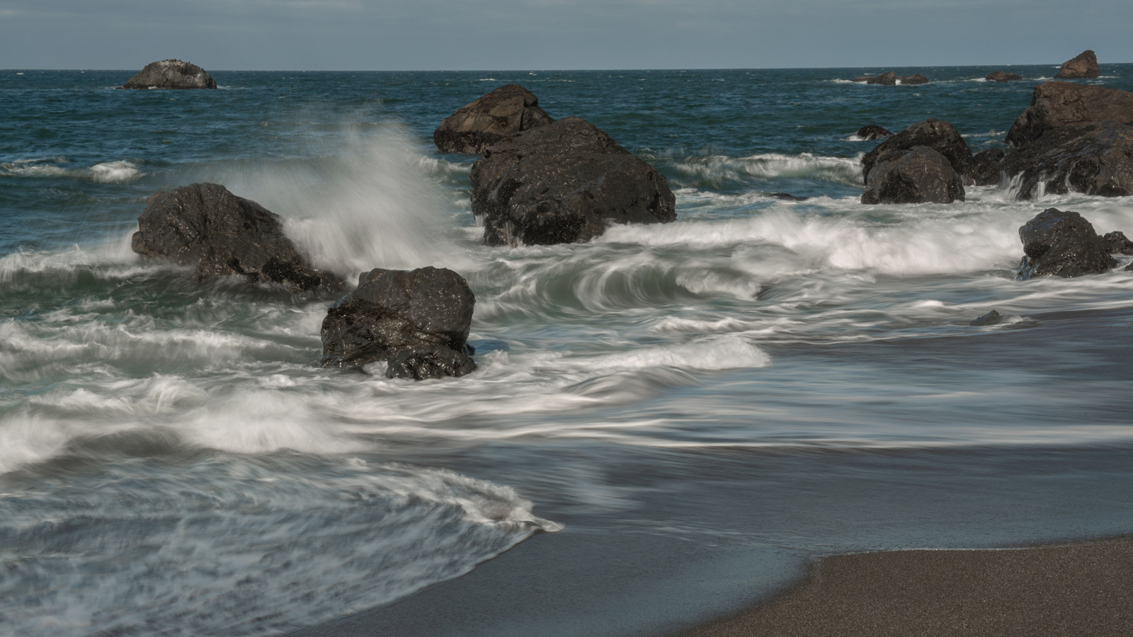 Évitez de nager sur l'une des plages notoirement mortelles de la Californie sur la côte de Sonoma
