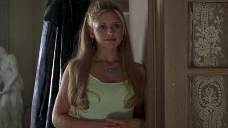 Helen frissonne, je sais ce que tu as fait l'été dernier