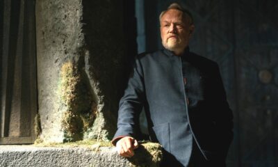 Pourquoi la saison 3 de la Fondation a fait un changement majeur pour Jared Harris de Hari Seldon (exclusif)
