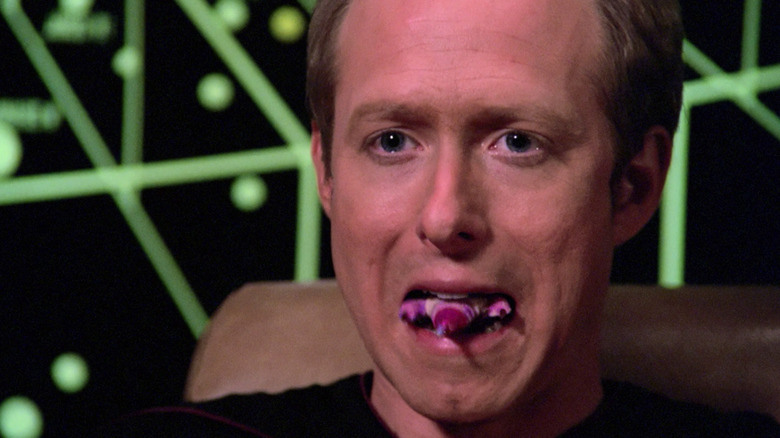 Lt. Cmdr. Dexter Remmick avec un extraterrestre parasite dans sa bouche dans Star Trek: The Next Generation