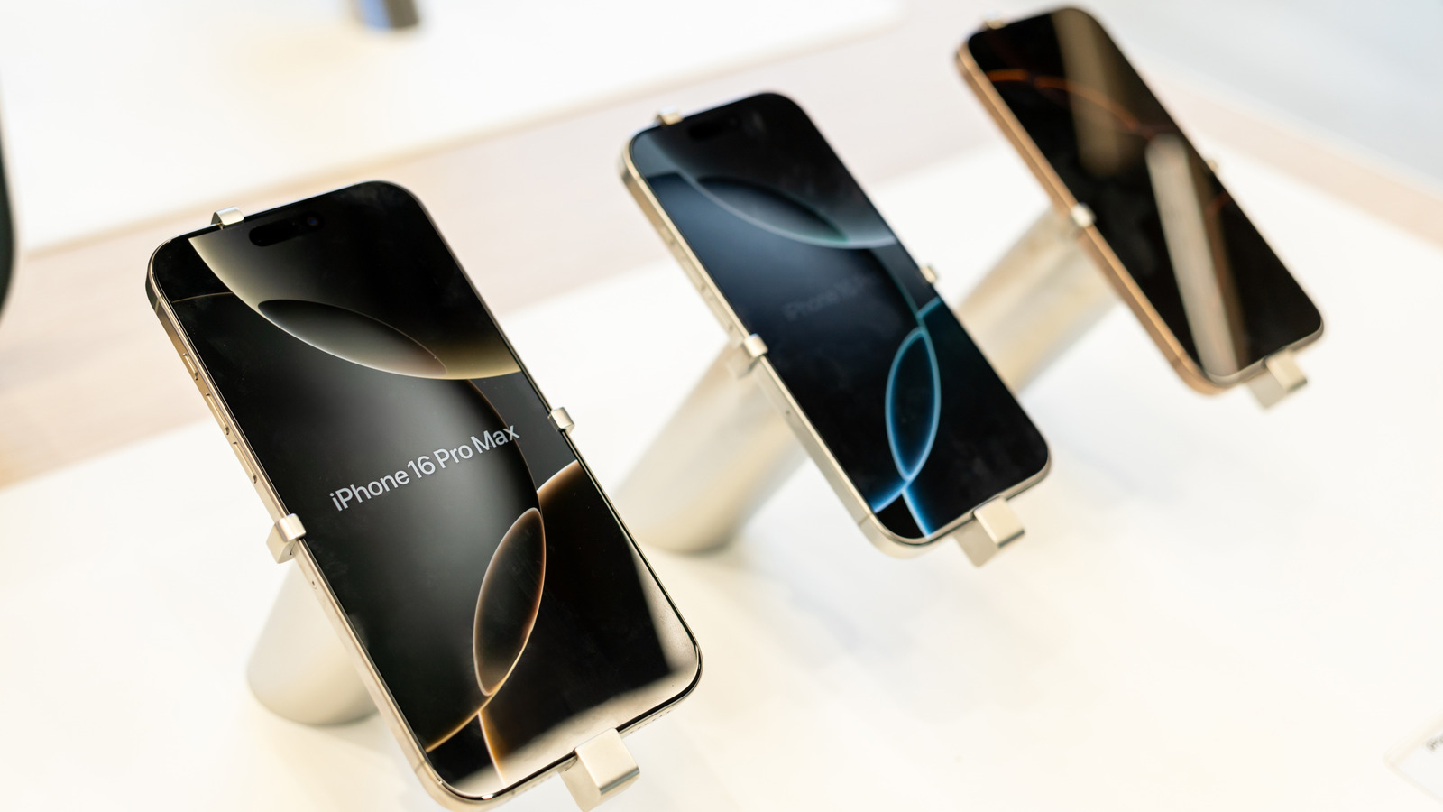 Rénové vs. IPhones utilisé: Quelle est la différence entre ces options d'achat?