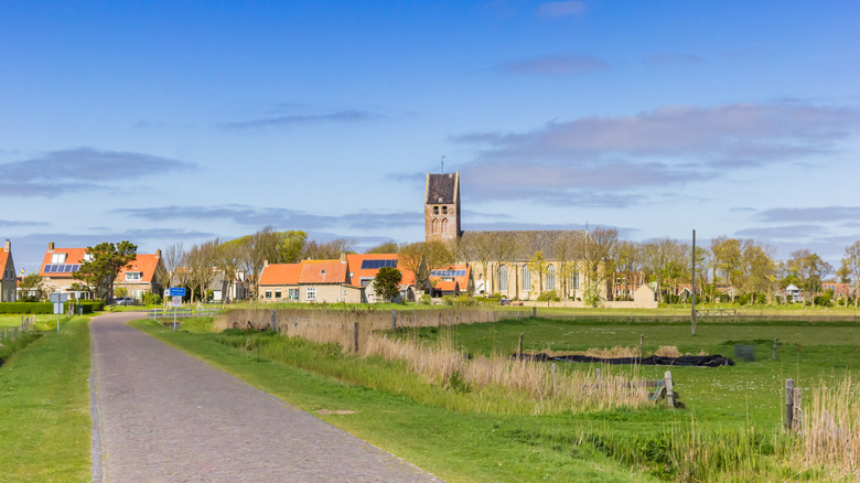 Route menant au village de Hollum en Ameland Pays-Bas