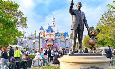 Ce type de vêtements est un non-go dans les parcs Disney grâce à leur code vestimentaire strict