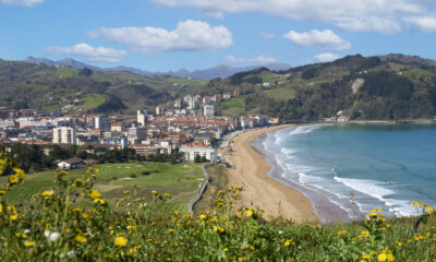 Cette magnifique ville côtière d'Espagne est l'une des destinations de surf convoitées d'Europe