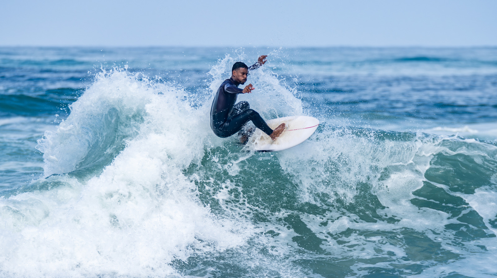 L'une des meilleures villes de surf d'Europe regorge de plages incroyables et de culture dynamique