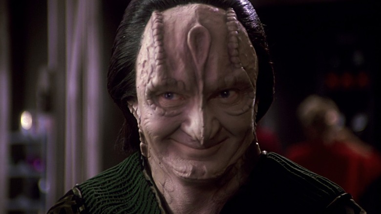 Garak souriant sur Star Trek: Deep Space Nine