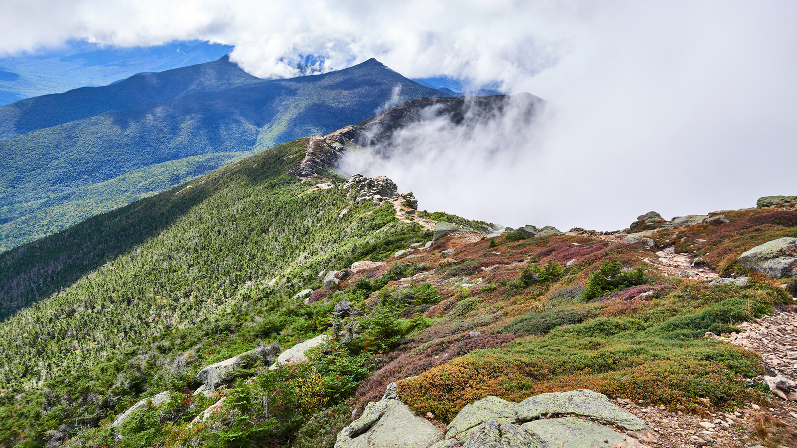 Les montagnes blanches du New Hampshire possèdent une boucle de randonnée alpine captivante et aventureuse