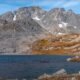 Une randonnée difficile mène au lac le plus élevé des États-Unis avec une vue imprenable sur alpine
