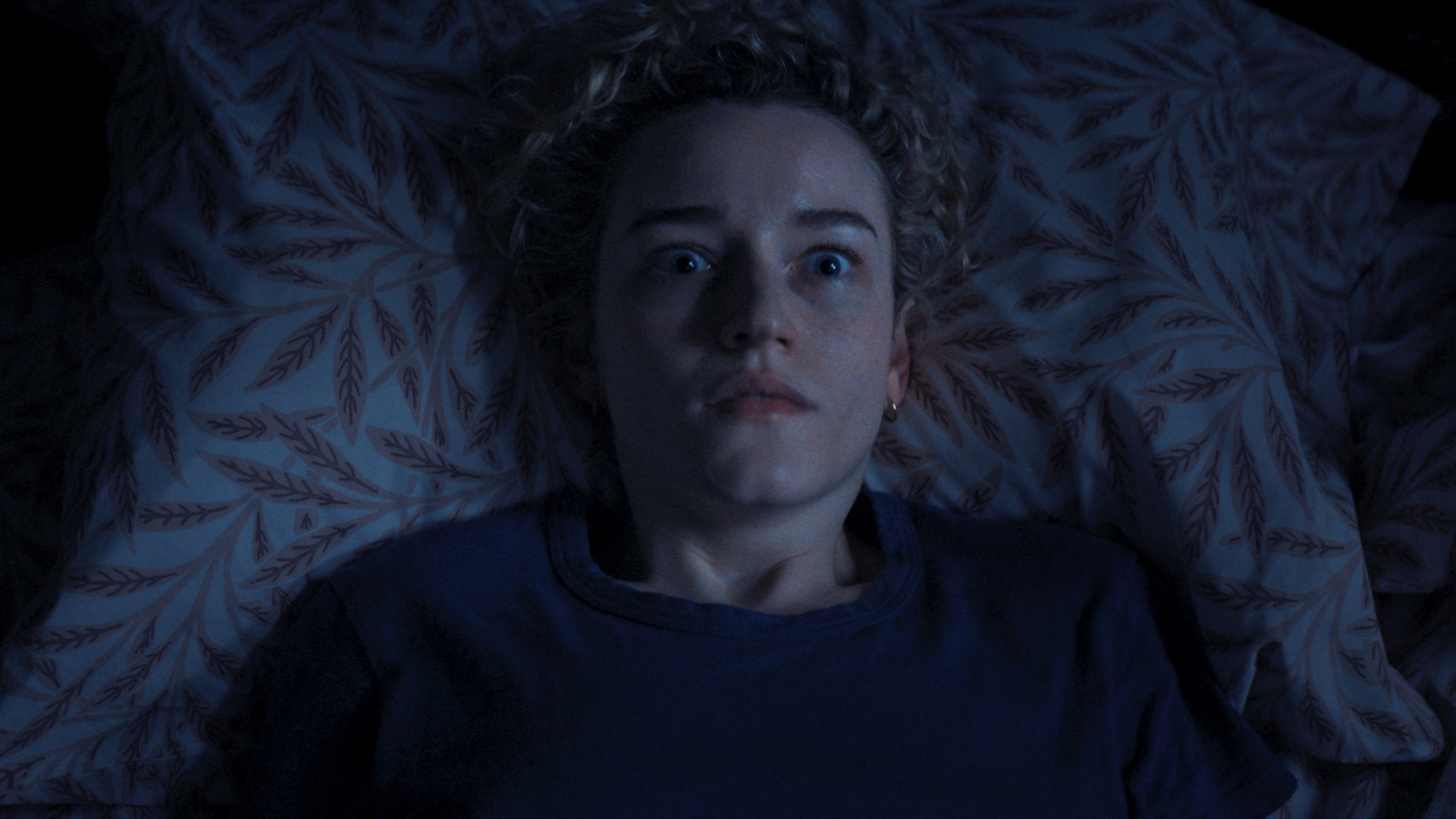 Revue des armes: un cauchemar de banlieue tordu, drôle et effrayant du directeur de Barbarian