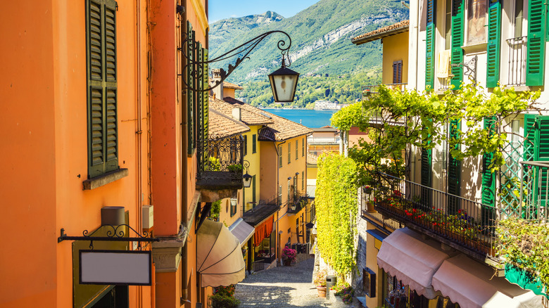 Rue pavée de Bellagio