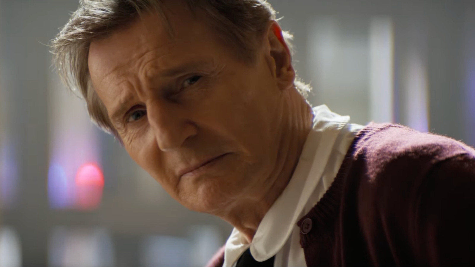 Comment la star du pistolet nu d'origine Leslie Nielsen apparaît dans le redémarrage de 2025 (en quelque sorte)