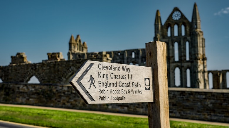 Signe en bois pour Cleveland Way King Charles Path
