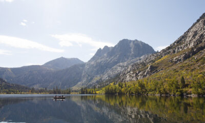 La «Suisse de Californie» est un magnifique lac avec des plages pittoresques et une vue sur la montagne