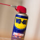 L'utilisation du WD-40 sur le plastique est une grosse erreur et voici pourquoi