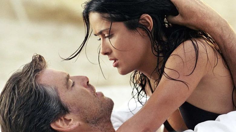 Lola allongé sur le maximum 