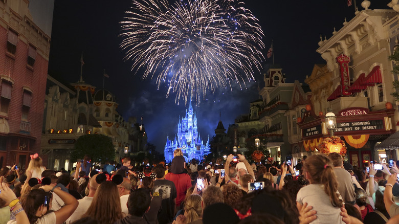 Fireworks Coucle Main Street Cendrillon Castle
