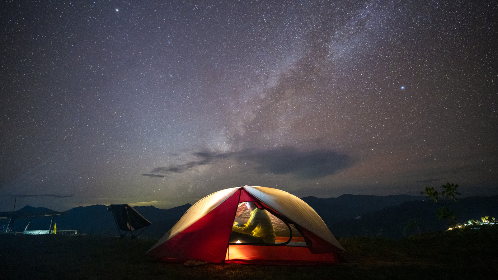 Cet camping abordable essentiel de Costco sert à faire une alimentation électrique et un chargeur
