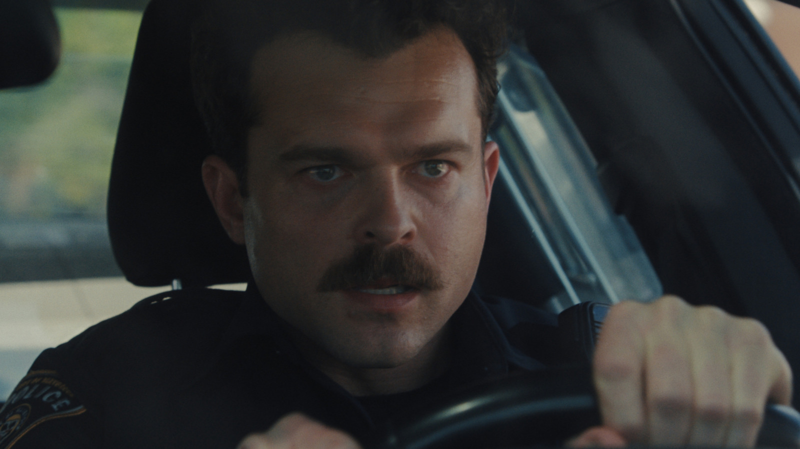 Mystérieux méchant des armes a expliqué