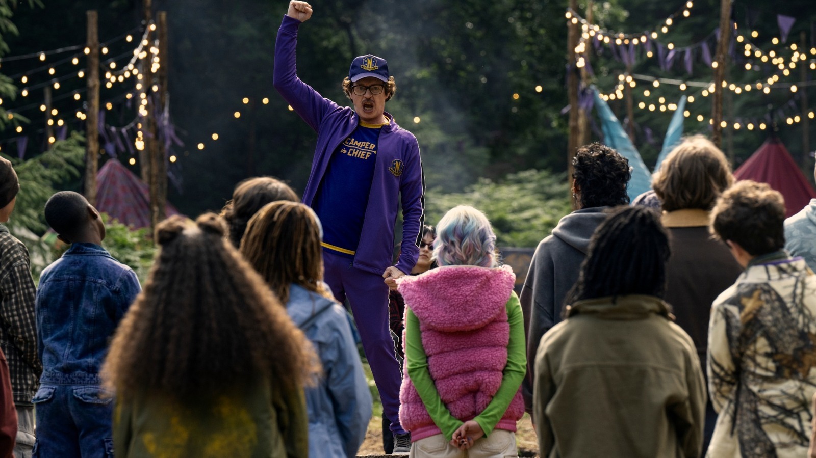 Le mercredi saison 2 donne à un ancien de Tim Burton un rôle hors concours vedette avec