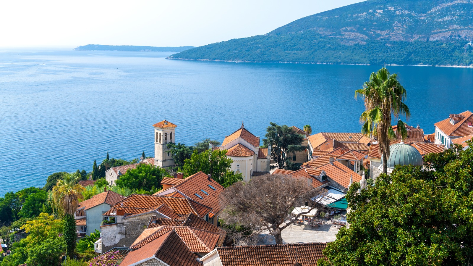 Cette charmante ville balnéaire du Monténégro est parfaite pour une excursion d'une journée pittoresque en Croatie