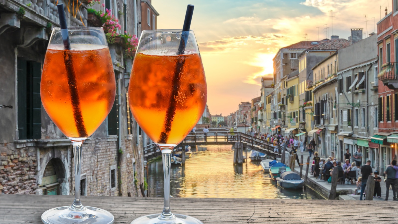 La règle tacite les touristes devraient connaître l'alcool en Europe