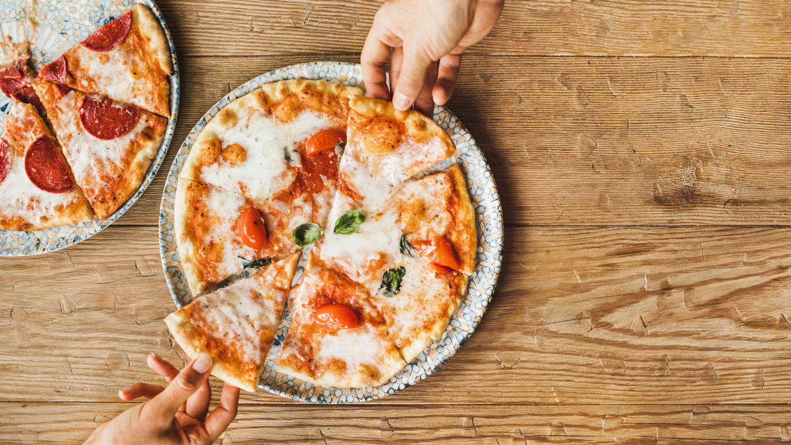 Les touristes américains peuvent avoir l'air idiot de briser cette étiquette de pizza tacite en Italie