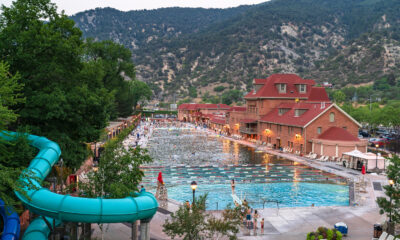 `` Land of Water '' du Colorado est une ville rocheuse de Mountain Resort pleine de sources chaudes relaxantes