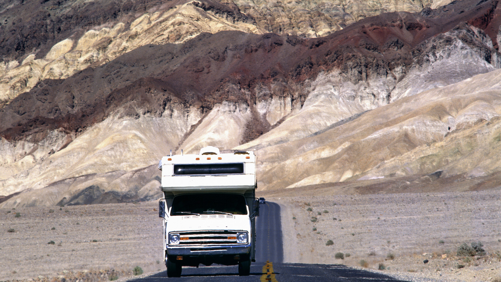 Pourquoi conduire un camping-car dans le parc national de Death Valley pendant l'été est un pari dangereux