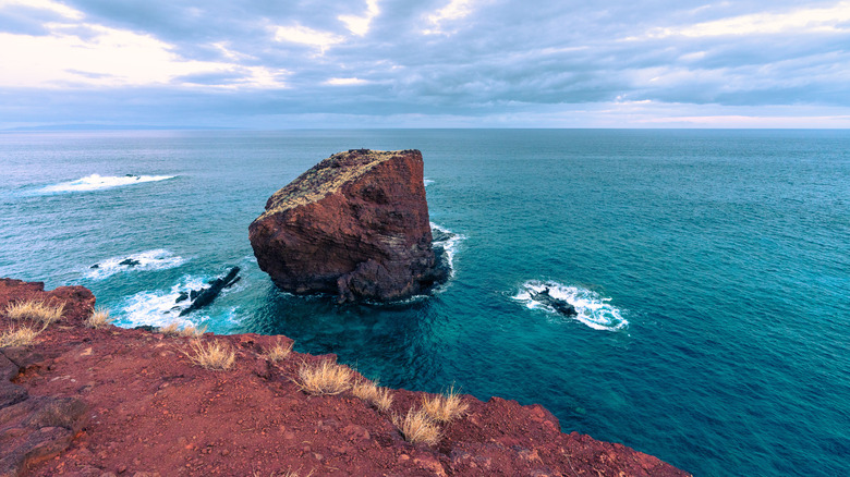 Pu'upehe (Sweetheart Rock) Lanai