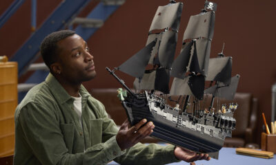 Les pirates de l'ensemble de lego de perle noir des Caraïbes ne prouvent pas tous