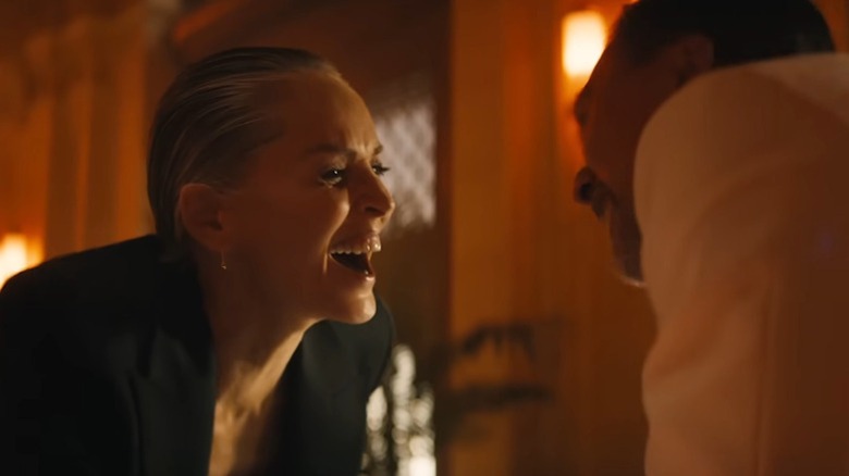 Sharon Stone hurle comme Lendina dans Nobody 2