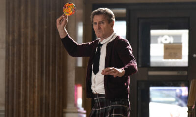 Comment regarder le redémarrage du pistolet nu à la maison