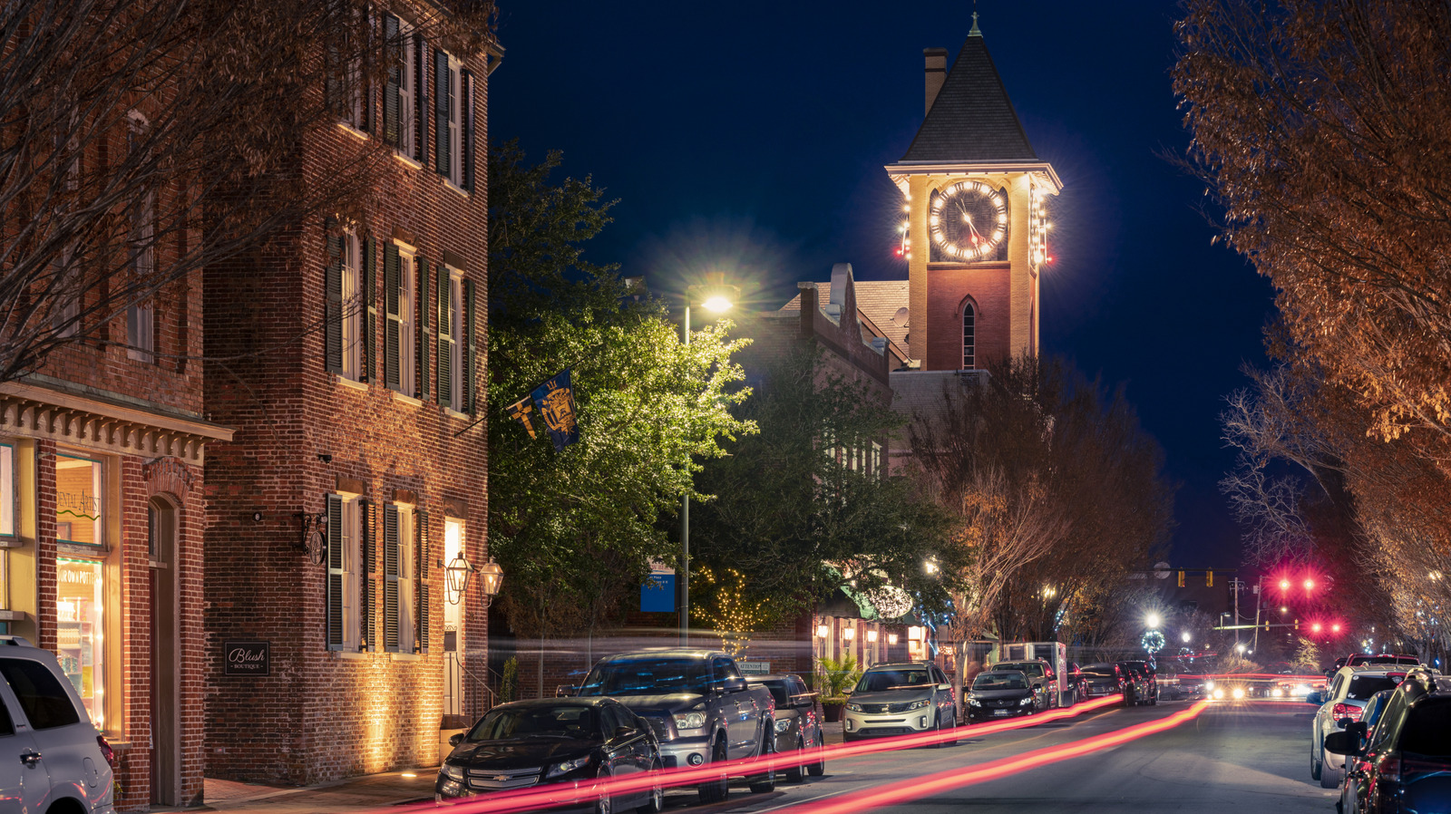 `` Athènes du Sud '' de Caroline du Nord offrent des vues européennes de charme et de rivière panoramique