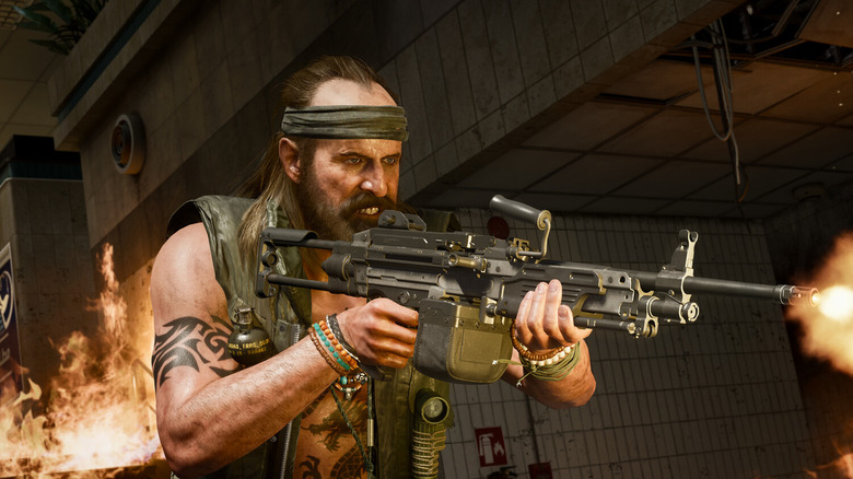 Le remplaceur tirant une mitrailleuse dans Call of Duty: Black Ops 6
