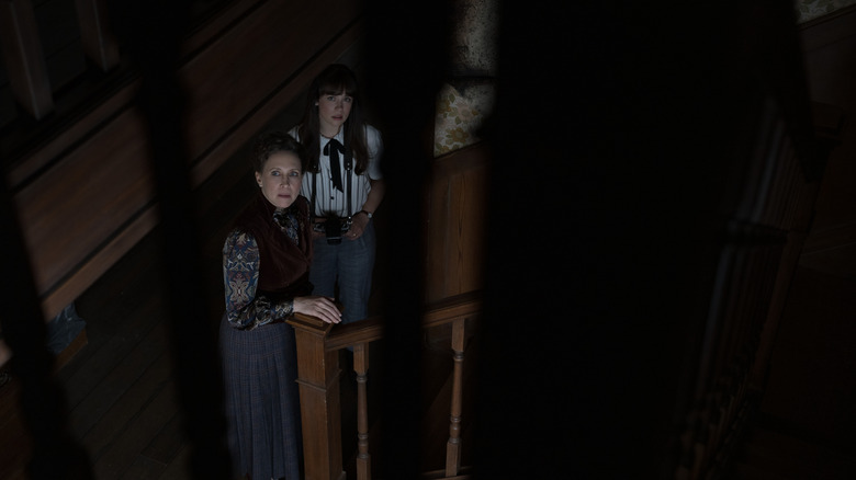Lorraine et Judy recherchent des escaliers dans la conjuration: Last Rites