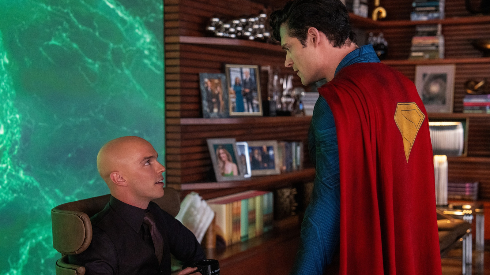 La nouvelle œuvre d'art de Superman a peut-être révélé l'intrigue possible de l'homme de demain de James Gunn