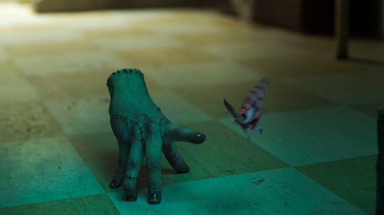 Les papillons conduisant à Isaac survole la chose mercredi